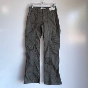 NWT HOLLISTER Mid Rise Relaxed Boot Cargo Pants Size 2 Green